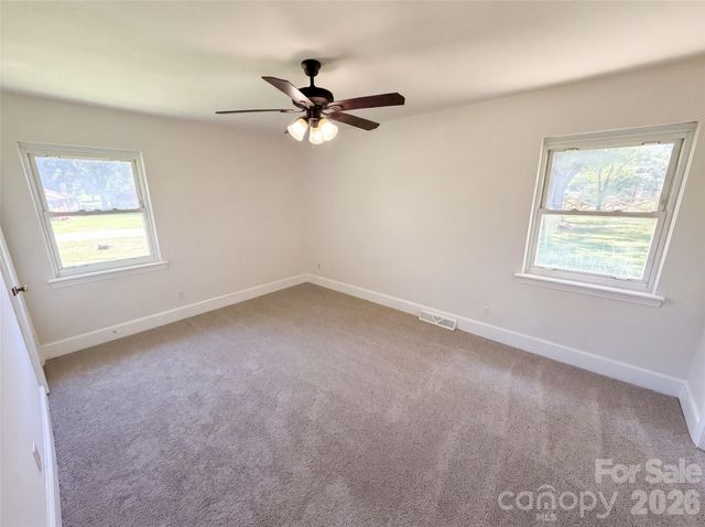 8901 Hood Road, Charlotte, NC 28215