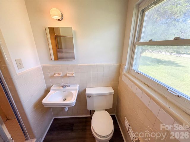 8901 Hood Road, Charlotte, NC 28215