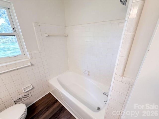 8901 Hood Road, Charlotte, NC 28215