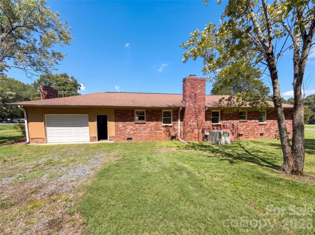 8901 Hood Road, Charlotte, NC 28215
