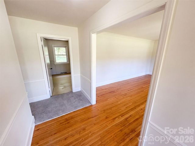 8901 Hood Road, Charlotte, NC 28215