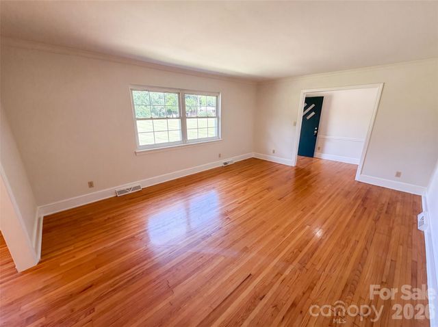 8901 Hood Road, Charlotte, NC 28215