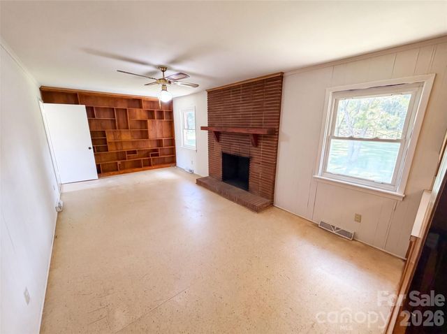 8901 Hood Road, Charlotte, NC 28215