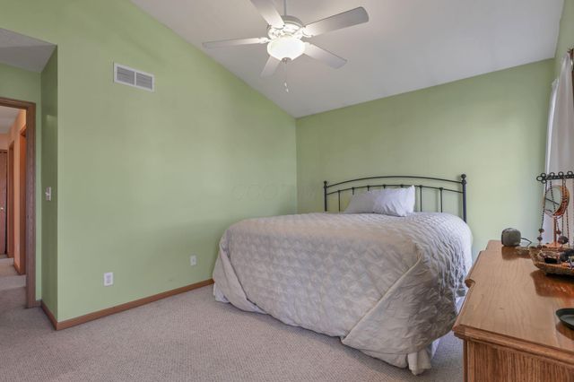 412 Hunters Court, Newark, OH 43055