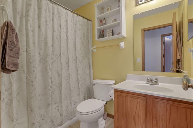 412 Hunters Court, Newark, OH 43055