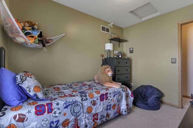 412 Hunters Court, Newark, OH 43055