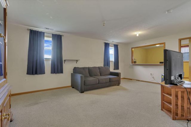 412 Hunters Court, Newark, OH 43055