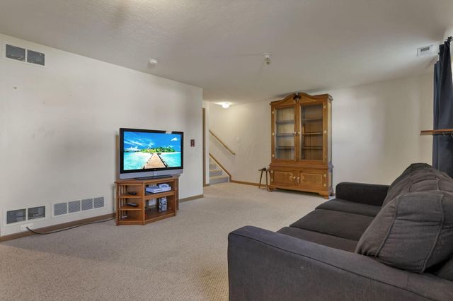 412 Hunters Court, Newark, OH 43055