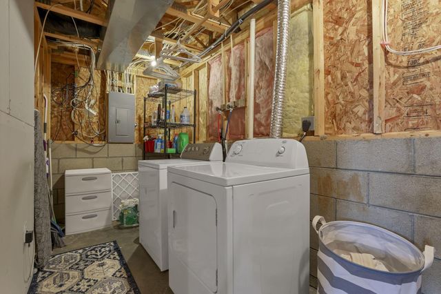 412 Hunters Court, Newark, OH 43055