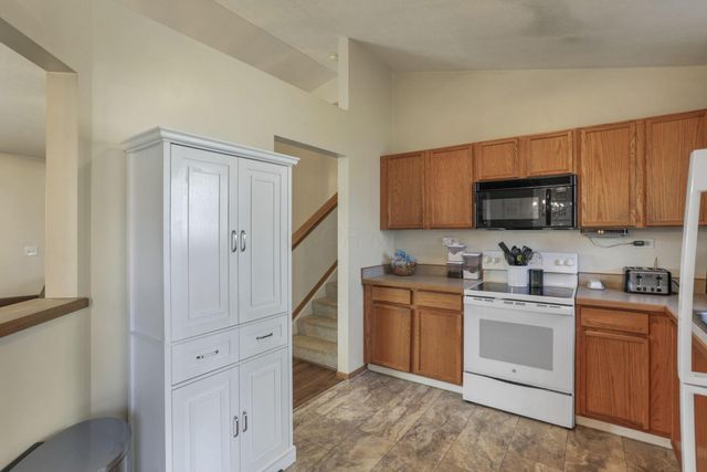 412 Hunters Court, Newark, OH 43055