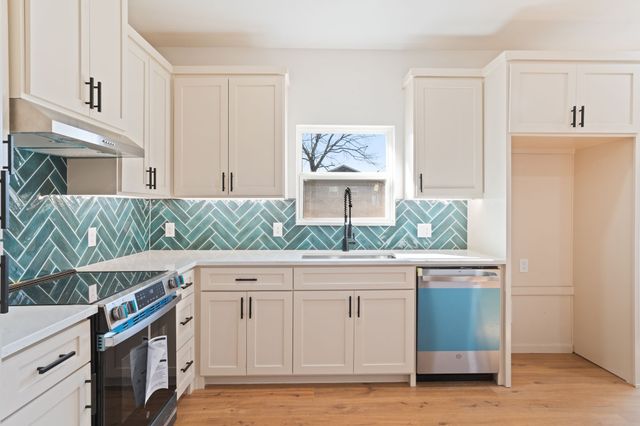 801 E Brown Street, Ennis, TX 75119