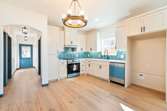 801 E Brown Street, Ennis, TX 75119