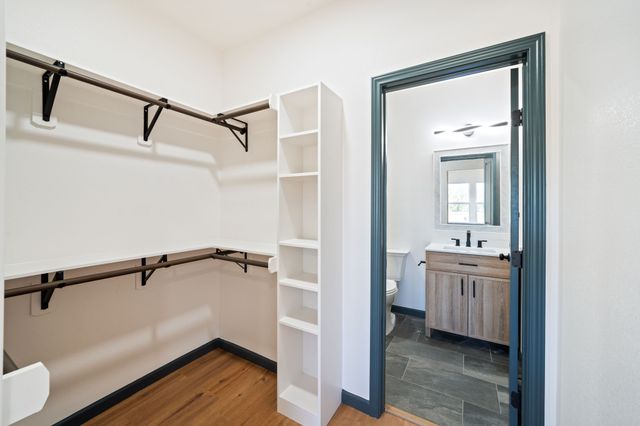 801 E Brown Street, Ennis, TX 75119