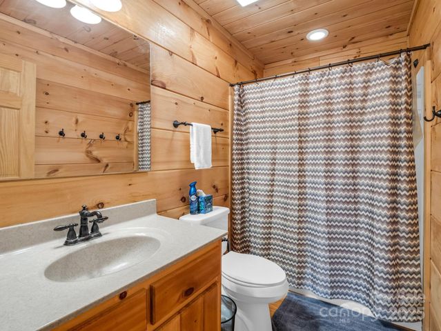 526 River Road, Rutherfordton, NC 28139