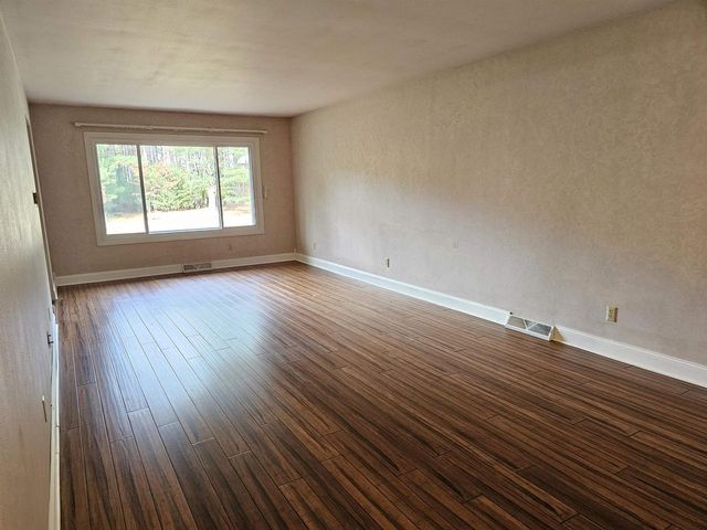 N2071 MARY JANE CIRCLE, Waupaca, WI 54981