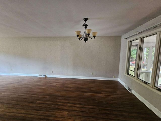 N2071 MARY JANE CIRCLE, Waupaca, WI 54981