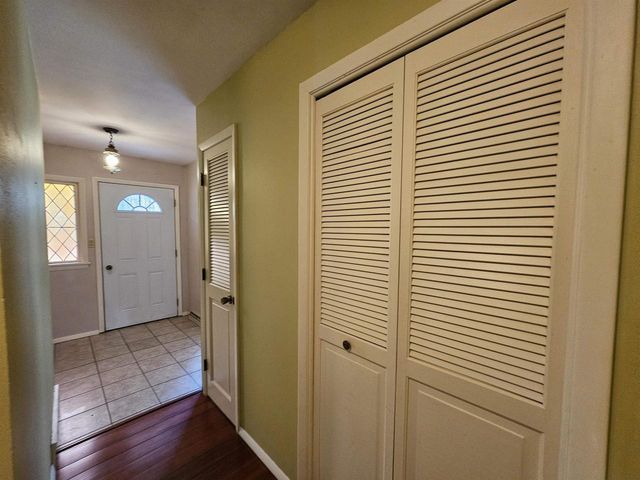 N2071 MARY JANE CIRCLE, Waupaca, WI 54981