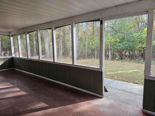 N2071 MARY JANE CIRCLE, Waupaca, WI 54981