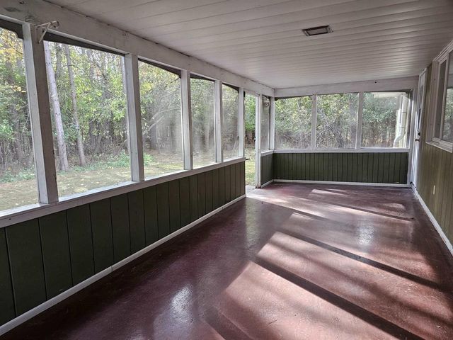 N2071 MARY JANE CIRCLE, Waupaca, WI 54981