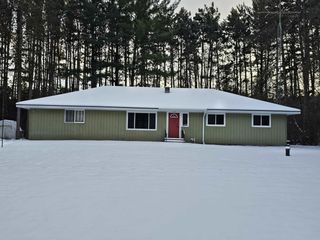 N2071 MARY JANE CIRCLE, Waupaca, WI 54981