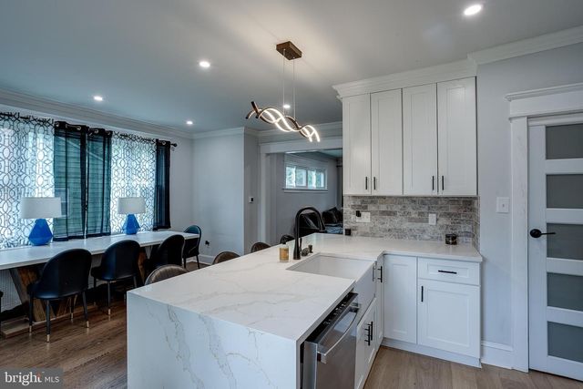 16 W PALMER AVE, Collingswood, NJ 08108
