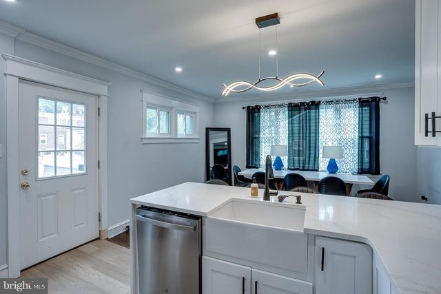 16 W PALMER AVE, Collingswood, NJ 08108