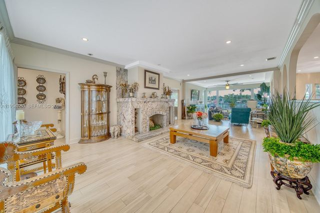 170 S Hibiscus Dr, Miami Beach, FL 33139