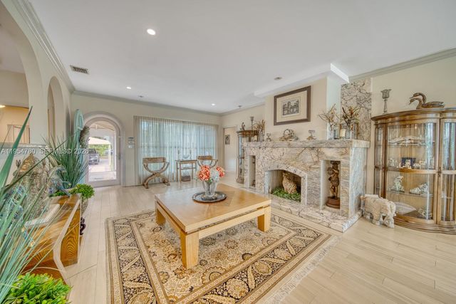 170 S Hibiscus Dr, Miami Beach, FL 33139