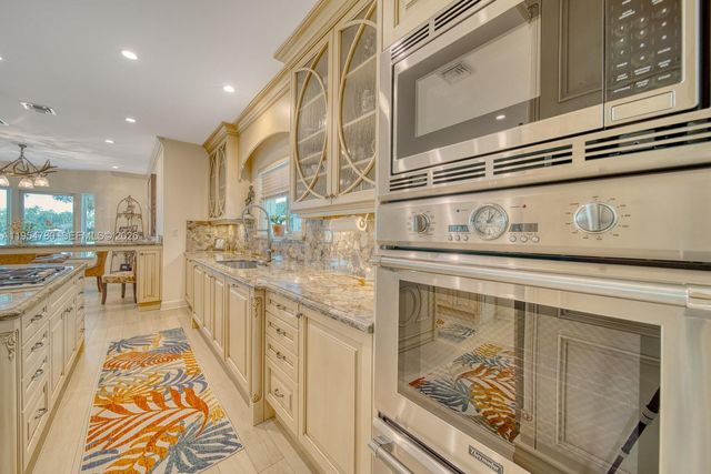 170 S Hibiscus Dr, Miami Beach, FL 33139