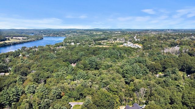 29 Pleasant, West Newbury, MA 01985