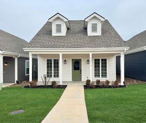 1011 NE Heights Lane, Bentonville, AR 72712