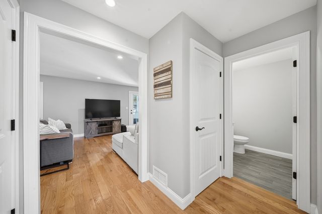 61 Valley St 2, Wakefield, MA 01880