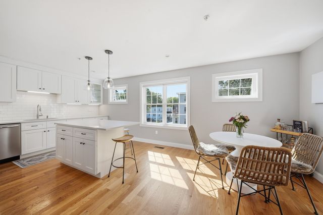 61 Valley St 2, Wakefield, MA 01880