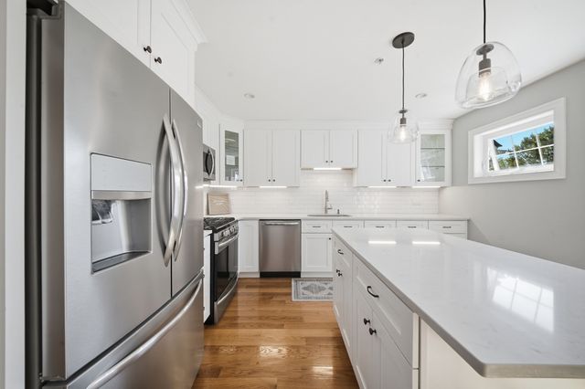61 Valley St 2, Wakefield, MA 01880