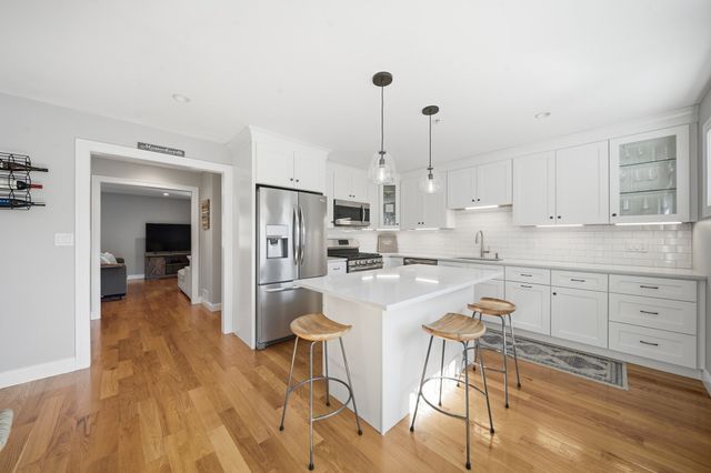 61 Valley St 2, Wakefield, MA 01880