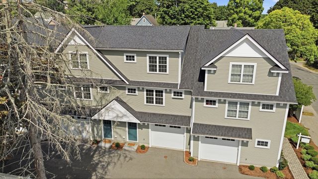 61 Valley St 2, Wakefield, MA 01880