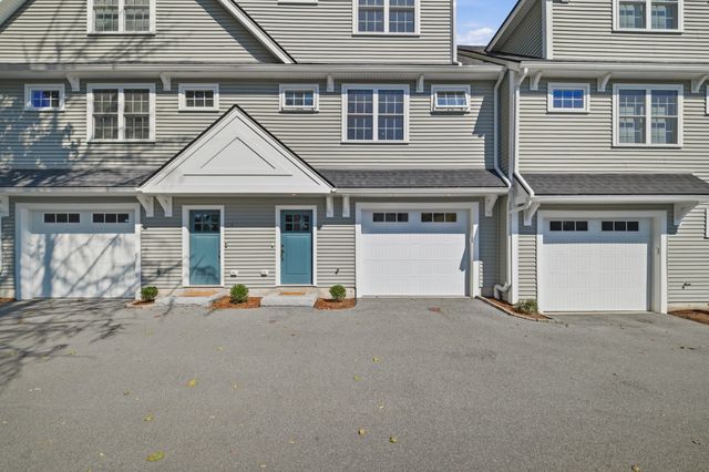 61 Valley St 2, Wakefield, MA 01880