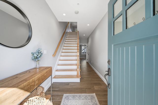 61 Valley St 2, Wakefield, MA 01880
