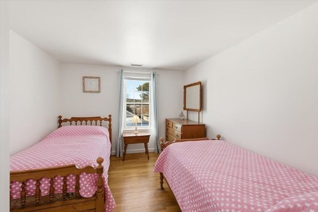 32 Niagara, Yarmouth, MA 02673