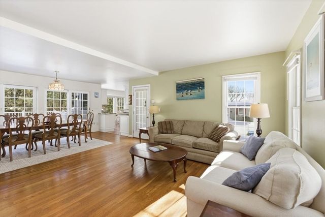 32 Niagara, Yarmouth, MA 02673