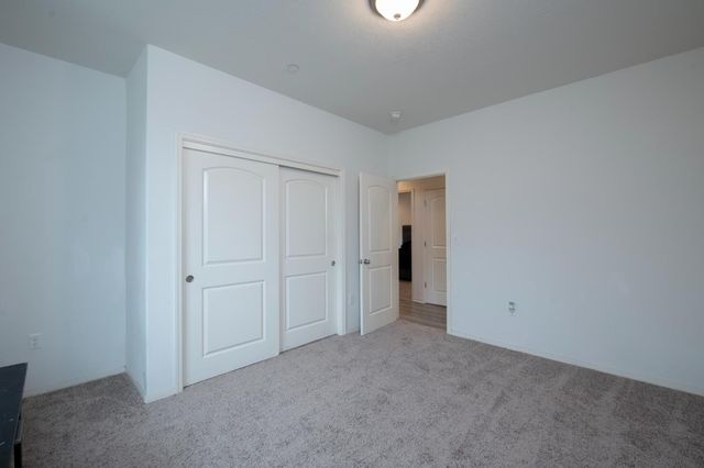 352 S Wind Court, Visalia, CA 93292