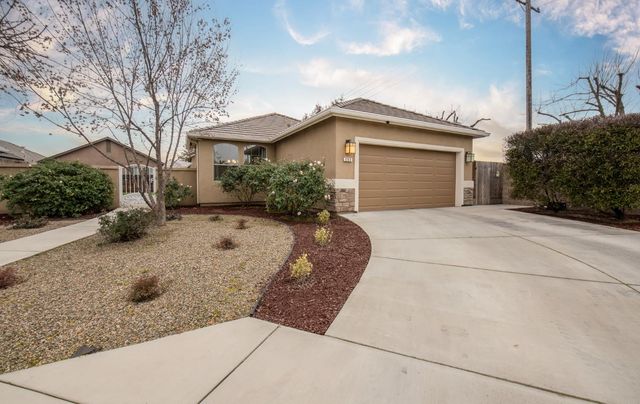 352 S Wind Court, Visalia, CA 93292