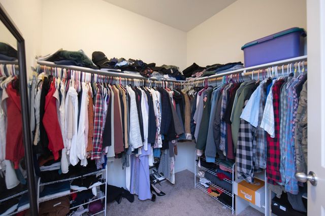 352 S Wind Court, Visalia, CA 93292