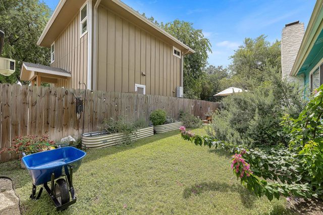 5702 Palo Blanco LN A, Austin, TX 78744