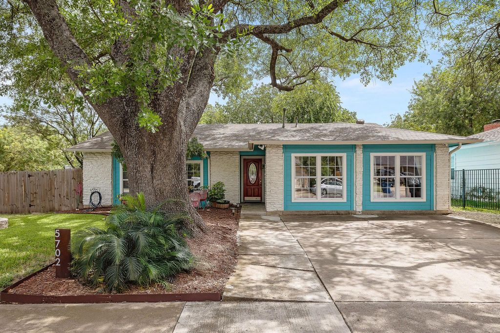 5702 Palo Blanco LN A, Austin, TX 78744