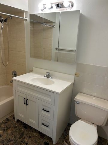 7234 W North Avenue 1113, Elmwood Park, IL 60707