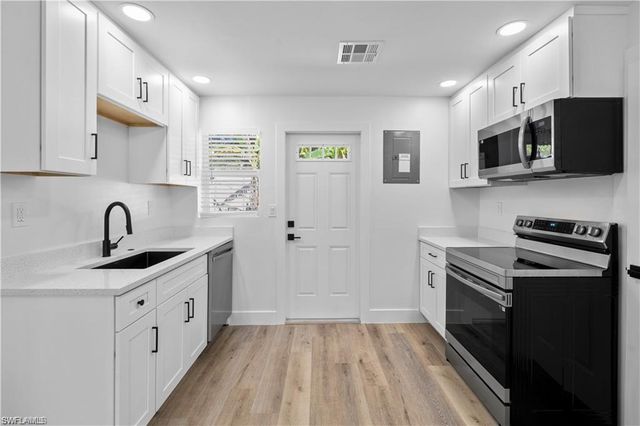 1855 Danford ST A, Naples, FL 34112