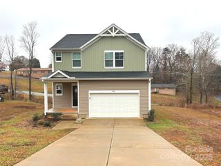 578 30th Avenue Circle NE, Hickory, NC 28601