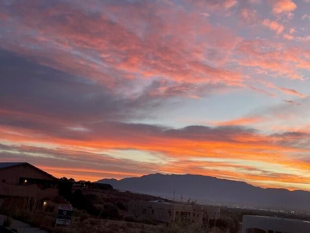 1732 Cliffside Drive NW, Albuquerque, NM 87105