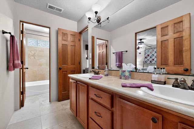 1732 Cliffside Drive NW, Albuquerque, NM 87105